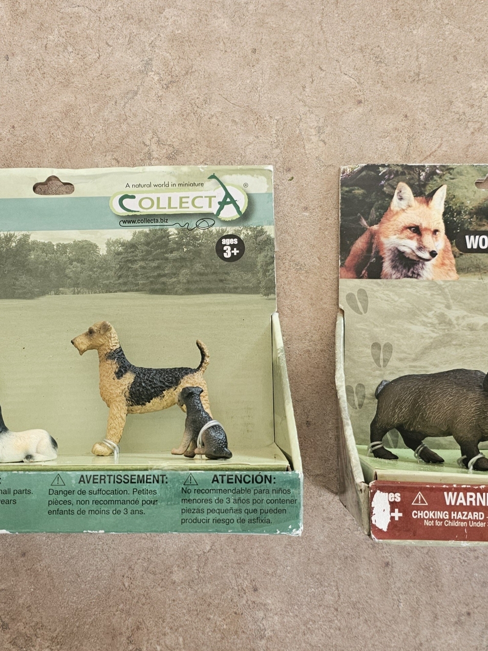 CollectA Airedale Terrier Figurine - Tan & Black And Woodland Collection
